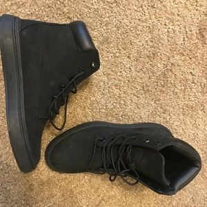 Black booties low profile timberland